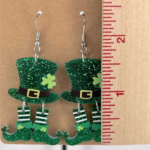 Clear Acrylic Saint Patrick’s Day Leprechaun Pattern Dangle Earrings - Picture 2 of 2